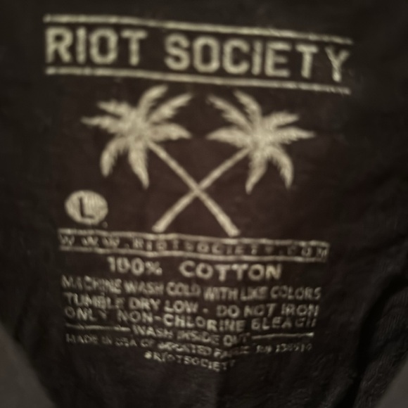 Men’s Broken Heart Embroidered T-Shirt - Picture 3 of 4